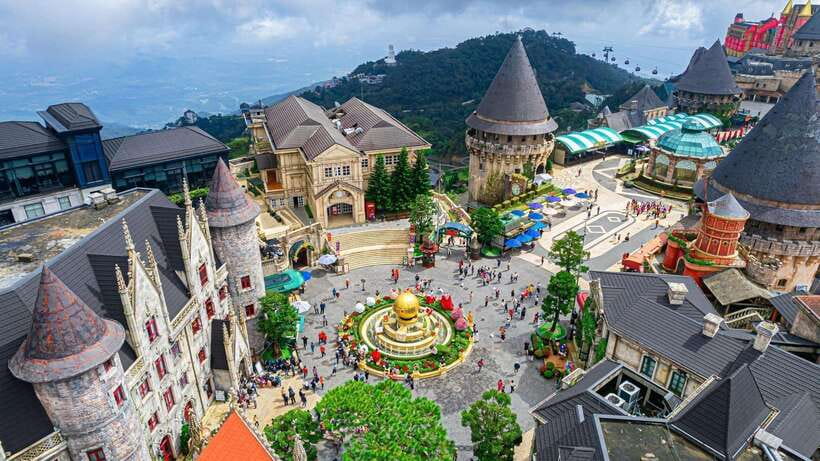 From Hoi An/Da Nang: Ba Na Hills and Golden Bridge Day Trip - Buffet lunch: predictable, timed, and best used to refuel