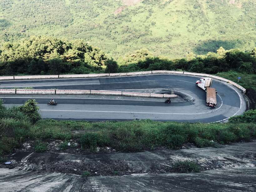 From Hue/Da Nang/Hoi An: Hai Van Pass Tour by Motorbike - Hai Van Pass Proper: Blind Corners, Big Views, and How Safety Actually Works