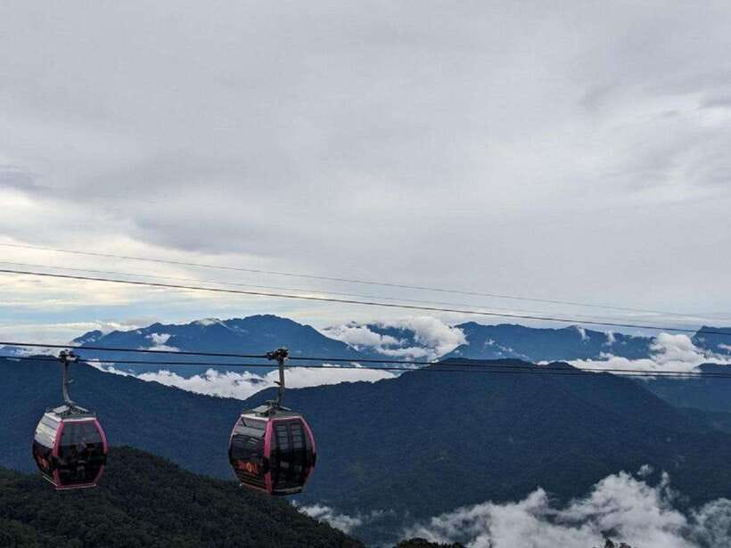 Golden Bridge-Ba Na Hills Afternoon Tour from Hoi An/Da Nang - Cable car to the top: what the ride actually feels like