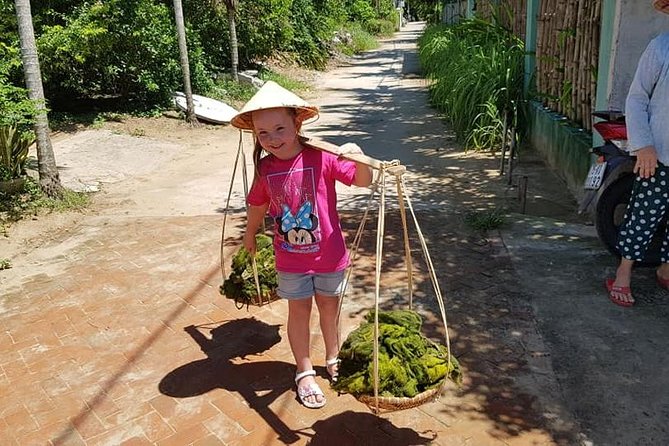 Hoi An Countryside Experience with 3 Villages & Basket Boat Ride - Tra Que Vegetable Village: Farming Like You Mean It