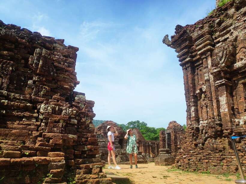 Hoi An/Da Nang: My Son Sunset Tour, Boat Trip with Brunch - Thu Bon River Boat Ride and the Banh Mi Brunch
