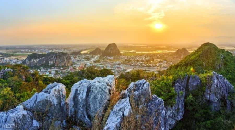 Hoi An: Marble Mountain & Monkey Mountains Luxury Group Tour - Pace, logistics, and smart packing for a 5.5-hour day