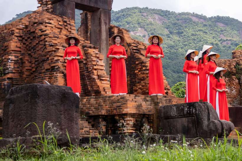 Hoi An: Private Car to Hue with Fabulous Stops Along the Way - English Speaking Driver vs. Tour Guide: How to Think About It