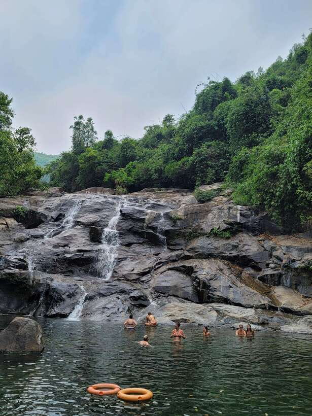 HOI AN TO HUE VIA HAI VAN PASS BY EASY RIDER - Mo Waterfall: the swim stop that turns a ride into a break
