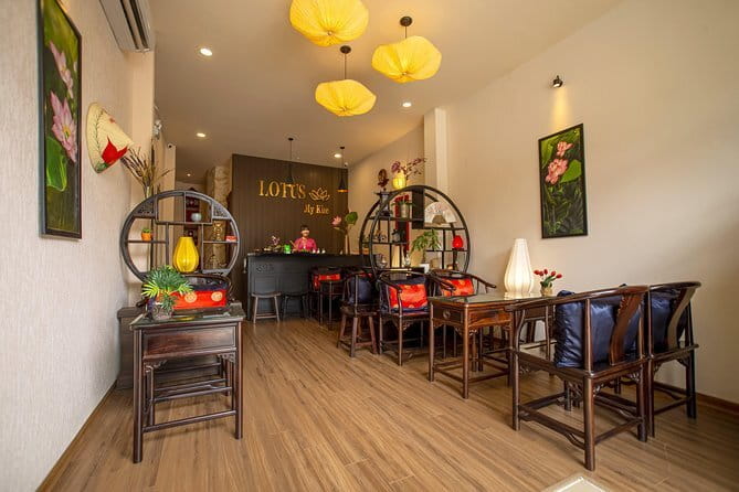 Hot Stone Massage For Full Body Blood Circulation At Da Nang - Hot Stone Massage: How the Heat Helps Your Body