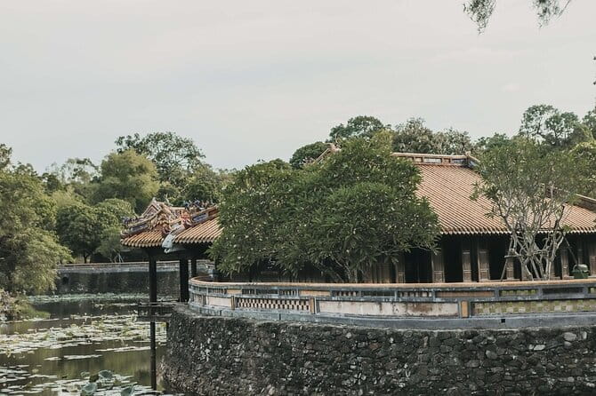 Hue Ancient Capital in a day from Danang City - Pickup and the first hour: getting on the road smoothly