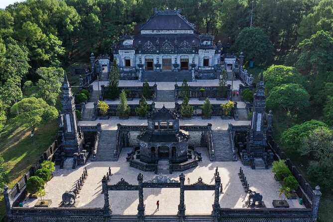 Hue City Day Tour with Dragon Boat from Hue or Danang, Hoi An - Royal tombs in Hue: how to choose between Khai Dinh, Tu Duc, and Minh Mang