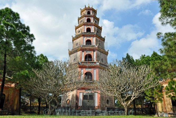 Hue Imperial City Daily Ingroup Tour via Hai Van Pass - Tomb of Khai Dinh: European Influence in a Royal Mausoleum