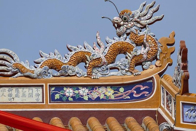 Hue Imperial City Daily Ingroup Tour via Hai Van Pass - Entering Hue Imperial City: Noon Gate and Thai Hoa Palace First