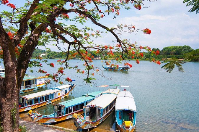 Hue Imperial City & Hai Van Pass Small Group Tour from Da Nang – Full Day - Hue Imperial City (The Citadel): walking a UNESCO core at your pace