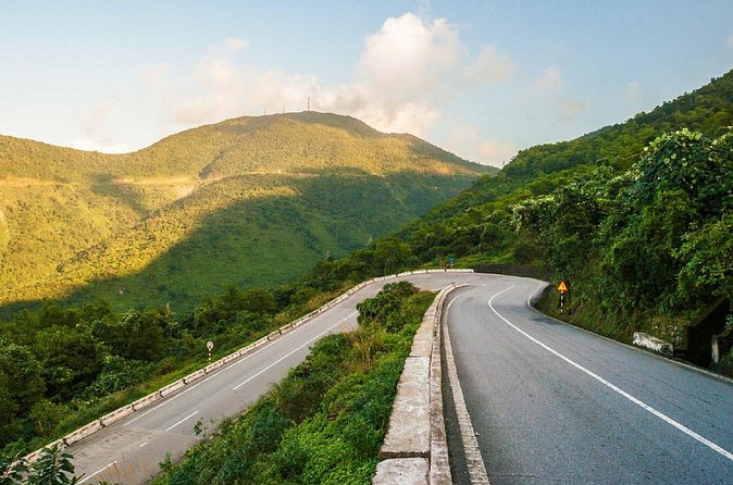 Hue Imperial City & Hai Van Pass Small Group Tour from Da Nang – Full Day - Thien Mu Pagoda: the calm, iconic break in the middle