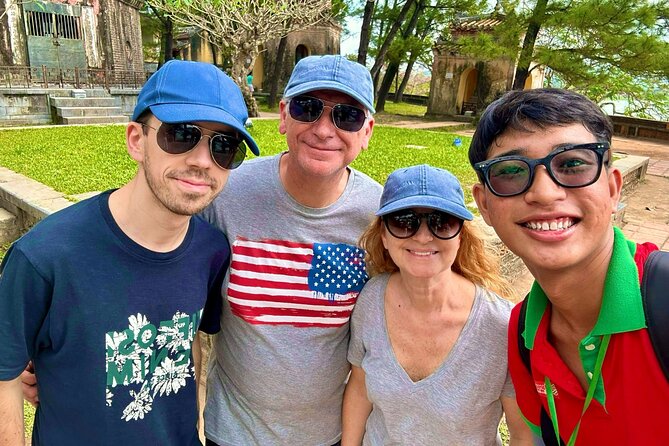 Hue Imperial City Private Tour with Local Experts - Hue Imperial City: Noon Gate, Thai Hoa Palace, and the Mieu Temple
