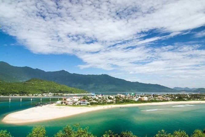 Hue Tour Customize By Hai Van Pass-Citadel-Mausoleums-Dragon Boat - A day split between the coast and the Nguyen empire