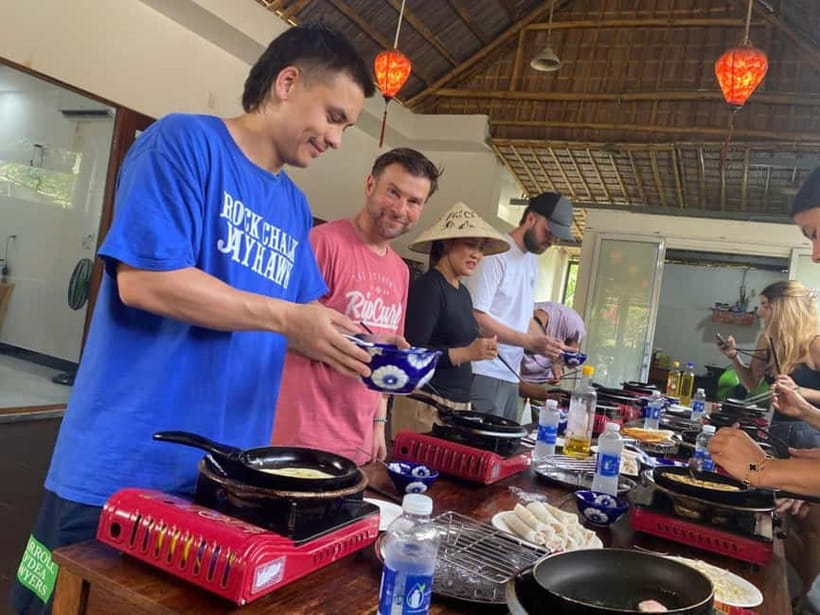 Market Tour, Basket Boat Ride & Cooking Class by Hangcoconut - A half-day food day in Hoi An that actually teaches you something