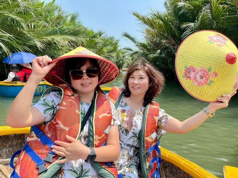 Market Tour, Basket Boat Ride & Cooking Class by Hangcoconut - Price and value: $11 isn’t just cheap, it’s packed