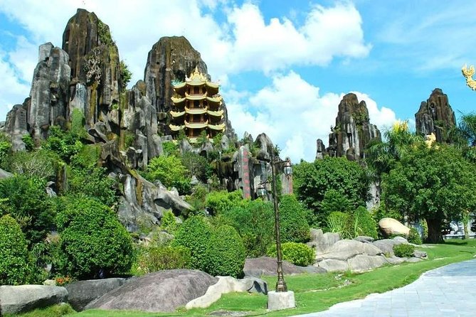 Morning Small group to Marble Mountains - Am Phu Cave - Monkey Mountain - Da Nang lunch: quick, local, and timed to keep the morning flowing