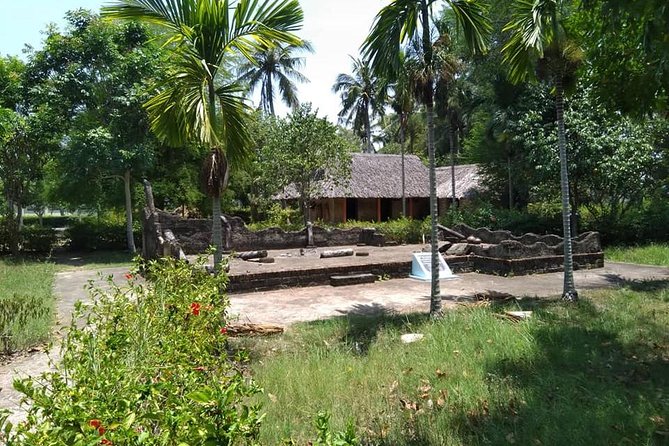 MY LAI MASSACRE Tour from Hotel in Da Nang City or Hoi An City ( Private Tour ) - The guide experience: where the quality shows up
