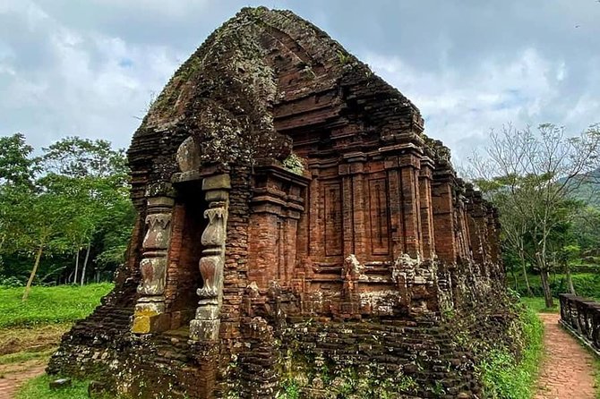 My Son Holyland , Marble Moutain,Hoi An Walking Tour with Night Market,Boat Ride - Lunch, Entrance Tickets, and the Value of the $128.21 Price