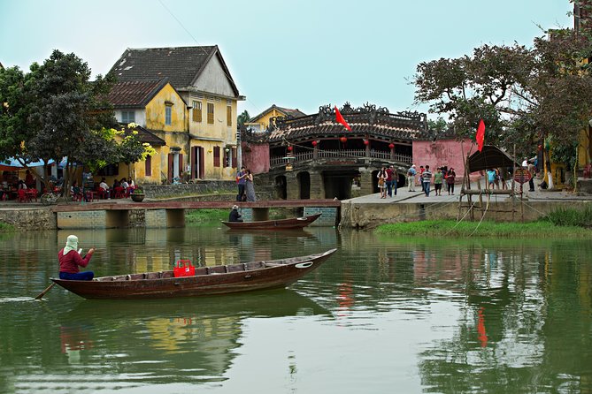 My Son Sanctuary And Hoi An Heritage Full-day Tour - The optional silk moment: silkworms and weaving you can spot in daily life