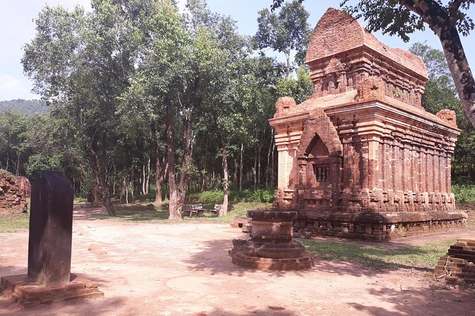 My Son Sanctuary and Marble Mountains from HOI AN OR DA NANG - Comfort and included basics: AC rides, bottled water, and noodle lunch
