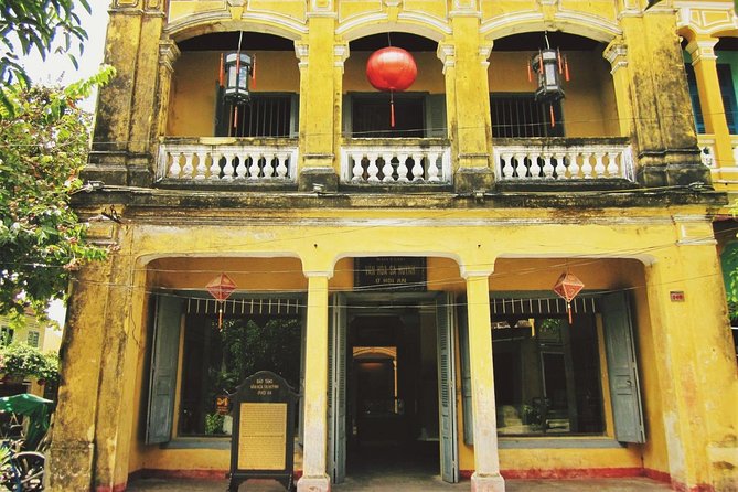 Natural Beauty of Marble Mountain and Glittering Hoi An Tour including Dinner - Nguyen Hoang Market at night: where the old town becomes alive