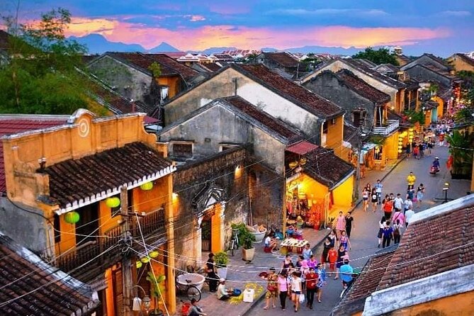 Night Boat Ride in Hoi An- Colourful Lanterns-Pick up at 16:30p.m - The Sampan Ride: Your Early-Night Front-Row Seat