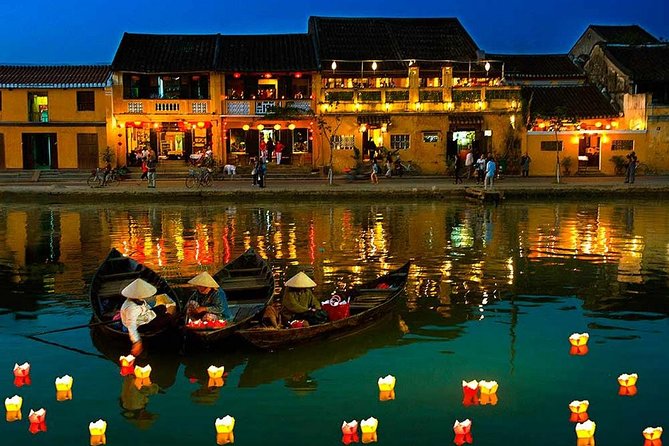 Night Boat Ride in Hoi An- Colourful Lanterns-Pick up at 16:30p.m - Old Town Walk: Japanese Covered Bridge, Chinese Assembly Halls, and Sa Huynh Museum