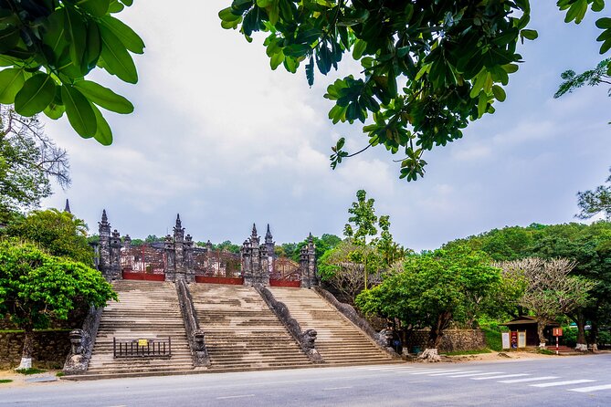 Round Trip: Da Nang/Hoi An – Hue with English-Speaking Driver - Hue Imperial City (Citadel): UNESCO value plus a ticket to budget