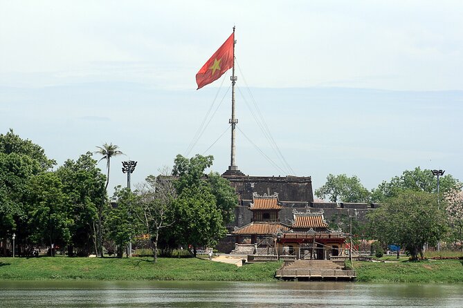 Round Trip: Da Nang/Hoi An – Hue with English-Speaking Driver - Tomb of Khai Dinh: architecture you can spot fast