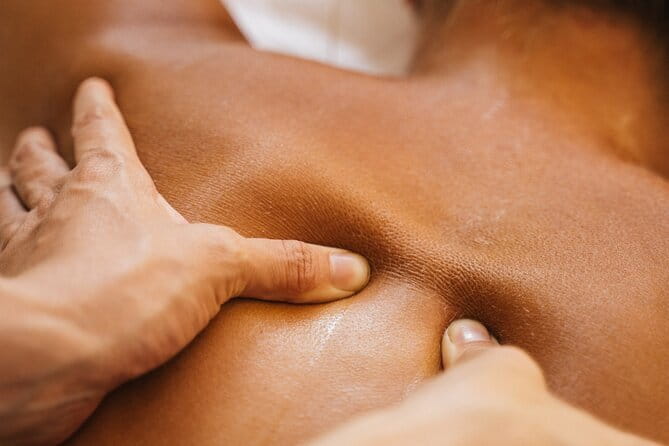 Shiatsu Massage - How Shiatsu Works: Acupressure With Thumb, Fingers, and Elbows