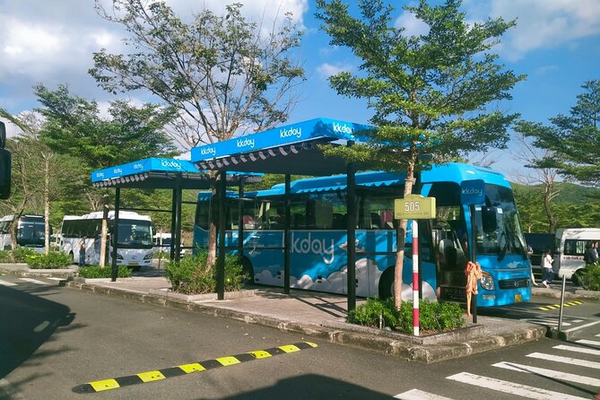 Shuttle bus to Golden Bridge - Ba na hill from Da Nang - The Transfer Time You Care About: About 1.15 Hours Each Way